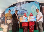 SDN Barkot 3 dan CV Ayunda Permata Sejahtera Rayakan Hari Guru Nasional dan Hari Jadi Kabupaten Pamekasan dengan Aksi Sosial