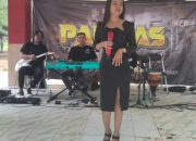Akhir Pekan di Pantai Lombang Semakin Meriah Berkat Musik Pamdas Community dan Suara Merdu Riska Natalie