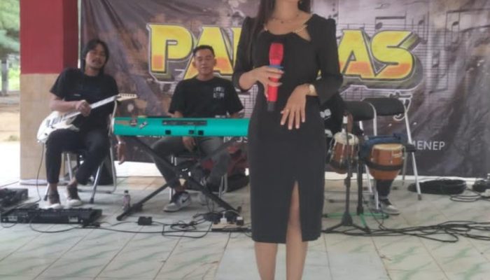 Akhir Pekan di Pantai Lombang Semakin Meriah Berkat Musik Pamdas Community dan Suara Merdu Riska Natalie