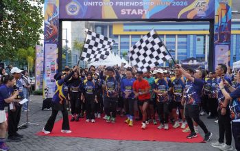 Unitomo Friendship Run 2026 Gaungkan Hidup Sehat, Ratusan Pelari Ramaikan Dies Natalis ke-45