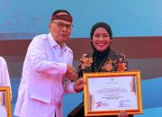 Dari Pamekasan untuk Indonesia, Rektor Unitomo Raih Penghargaan Gubernur Jatim dan Apresiasi Kemdiktisaintek
